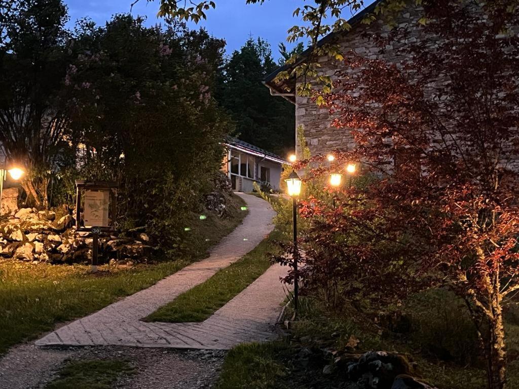 L'Ermitage De Meyriat Villa Brenod Eksteriør bilde